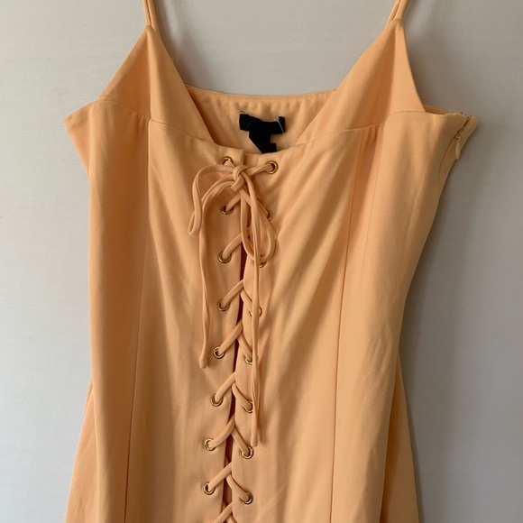 h:ours Val Dress in Peach Lace-up Front Large - Picture 4 of 8